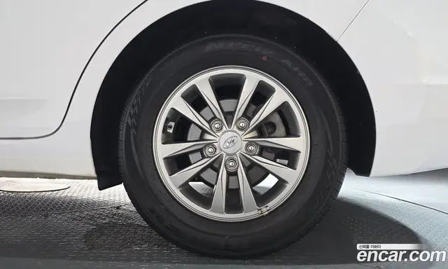 Hyundai Avante 2019 1.6 автомат (гидро), миниатюра 6