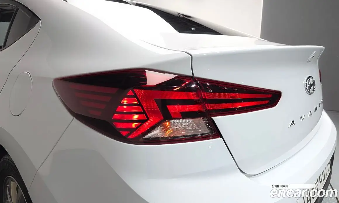 Hyundai Avante 2019 1.6 автомат (гидро), фото 8