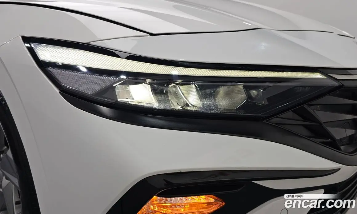 Hyundai Avante 2023 1.6 автомат (гидро), фото 8