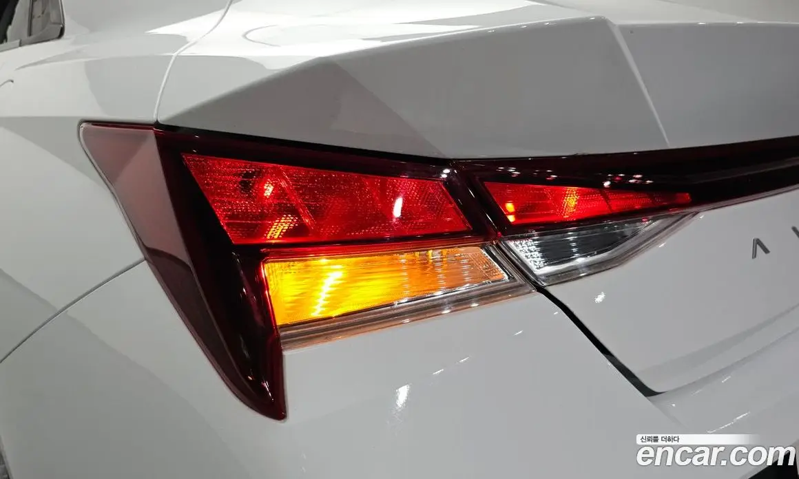 Hyundai Avante 2023 1.6 автомат (гидро), фото 9