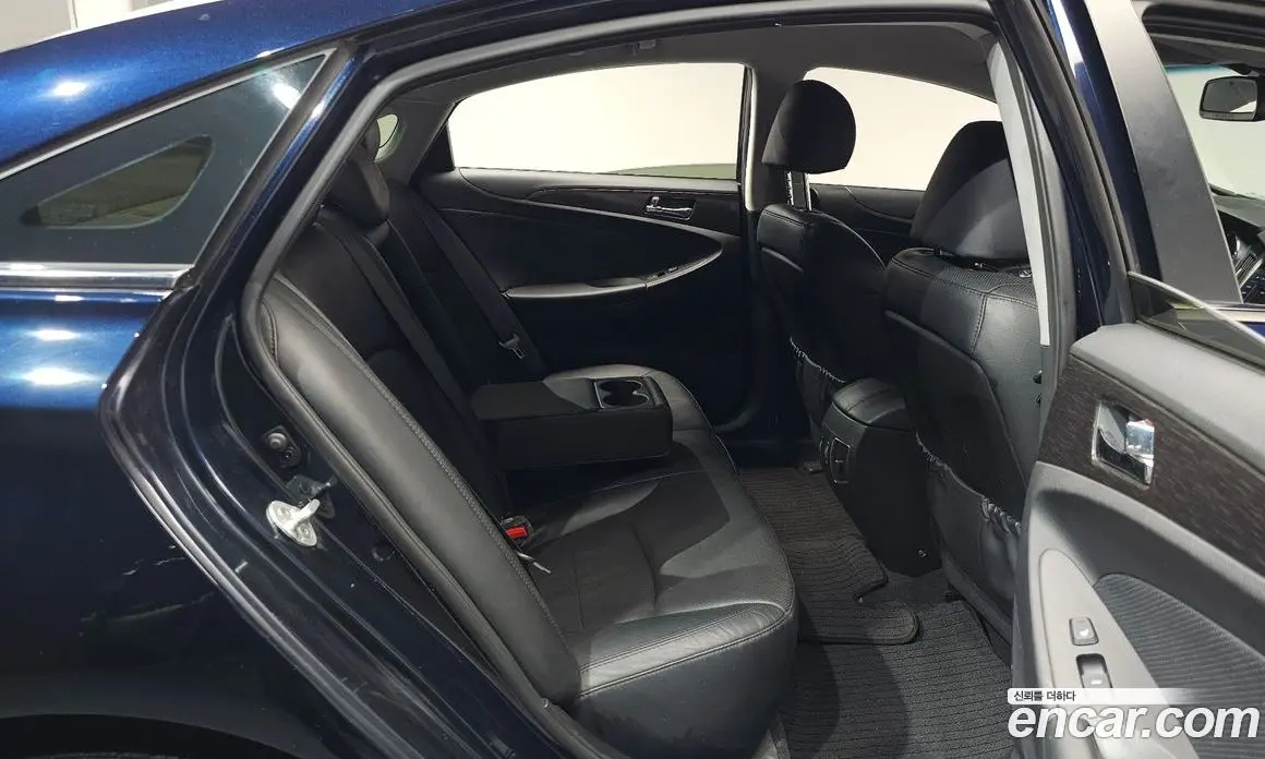Hyundai Sonata 2013 2.0 автомат (гидро), фото 11