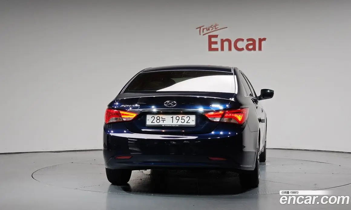 Hyundai Sonata 2013 2.0 автомат (гидро), фото 4