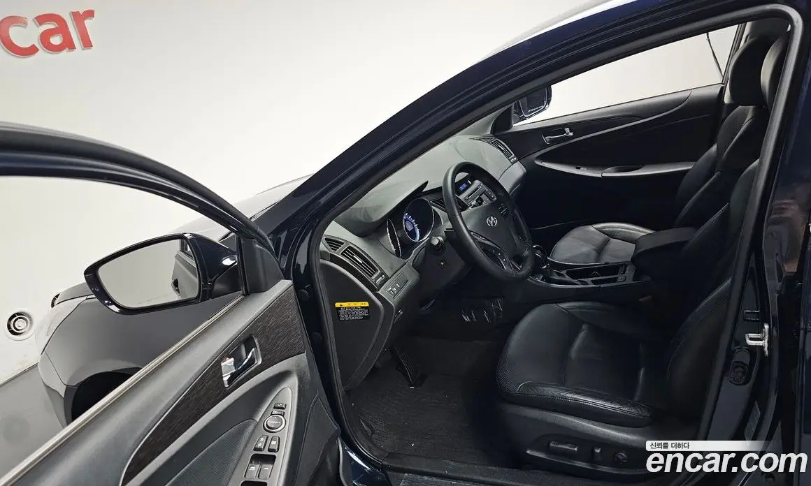 Hyundai Sonata 2013 2.0 автомат (гидро), фото 10