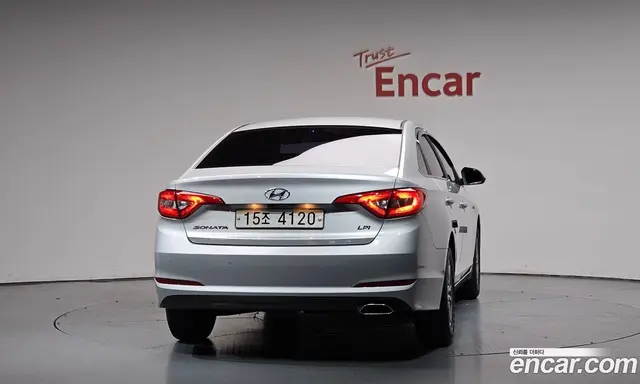 Hyundai Sonata 2014 2.0 автомат (гидро), миниатюра 3