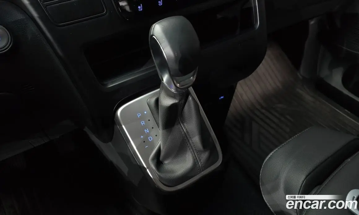 Hyundai Staria 2023 3.5 автомат (гидро), фото 12
