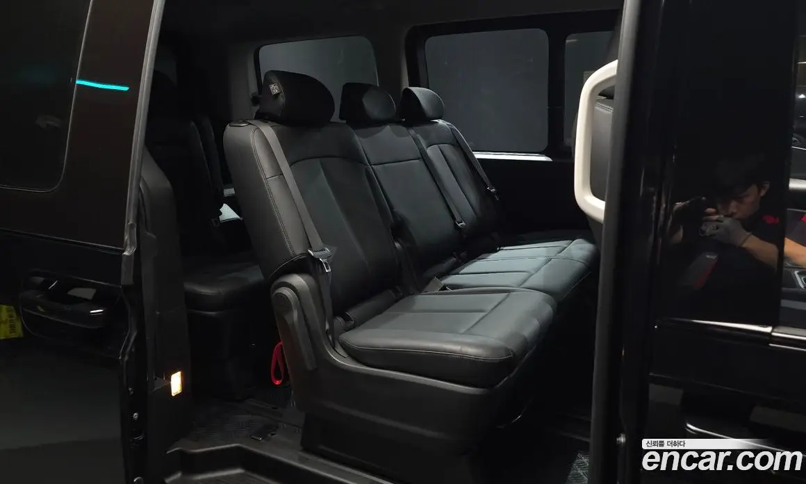 Hyundai Staria 2023 3.5 автомат (гидро), фото 17