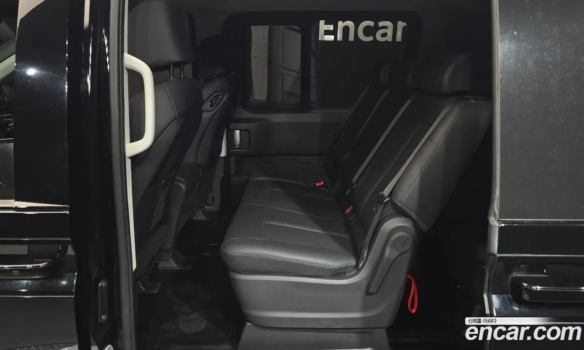 Hyundai Staria 2023 3.5 автомат (гидро), фото 18