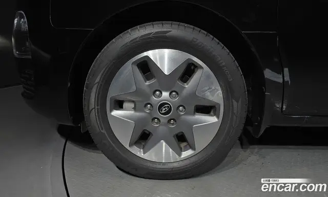 Hyundai Staria 2023 3.5 автомат (гидро), миниатюра 5