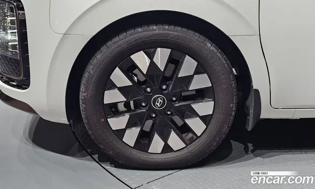 Hyundai Staria 2024 2.2 автомат (гидро), миниатюра 5