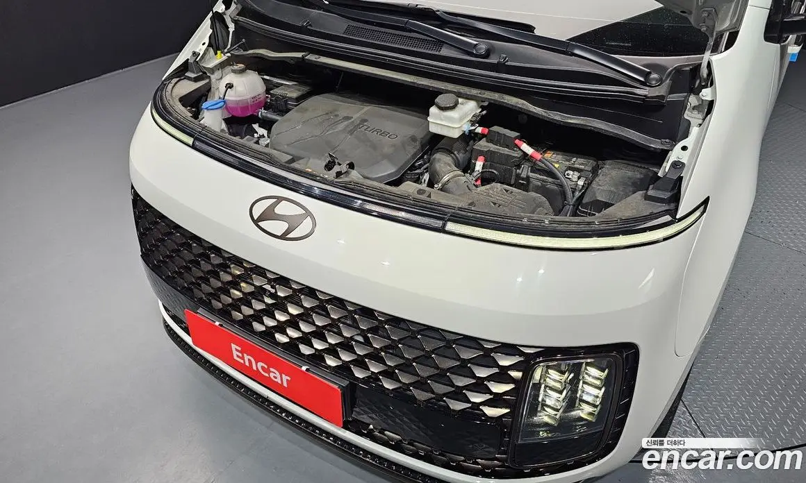 Hyundai Staria 2024 2.2 автомат (гидро), фото 6