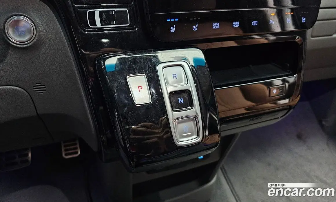 Hyundai Staria 2024 2.2 автомат (гидро), фото 9