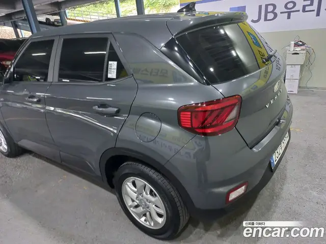 Hyundai Venue 2023 1.6 автомат (гидро), миниатюра 2