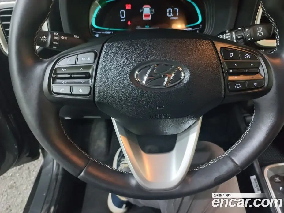 Hyundai Venue 2023 1.6 автомат (гидро), фото 12