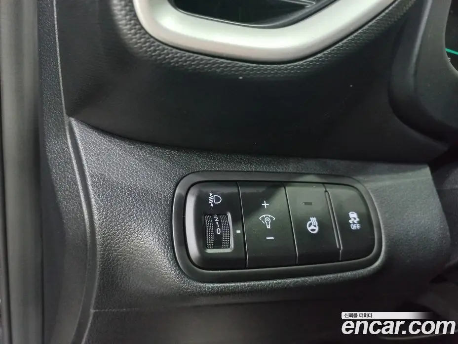 Hyundai Venue 2023 1.6 автомат (гидро), фото 14