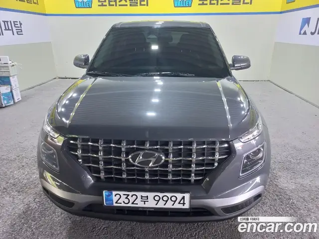 Hyundai Venue 2023 1.6 автомат (гидро), миниатюра 3