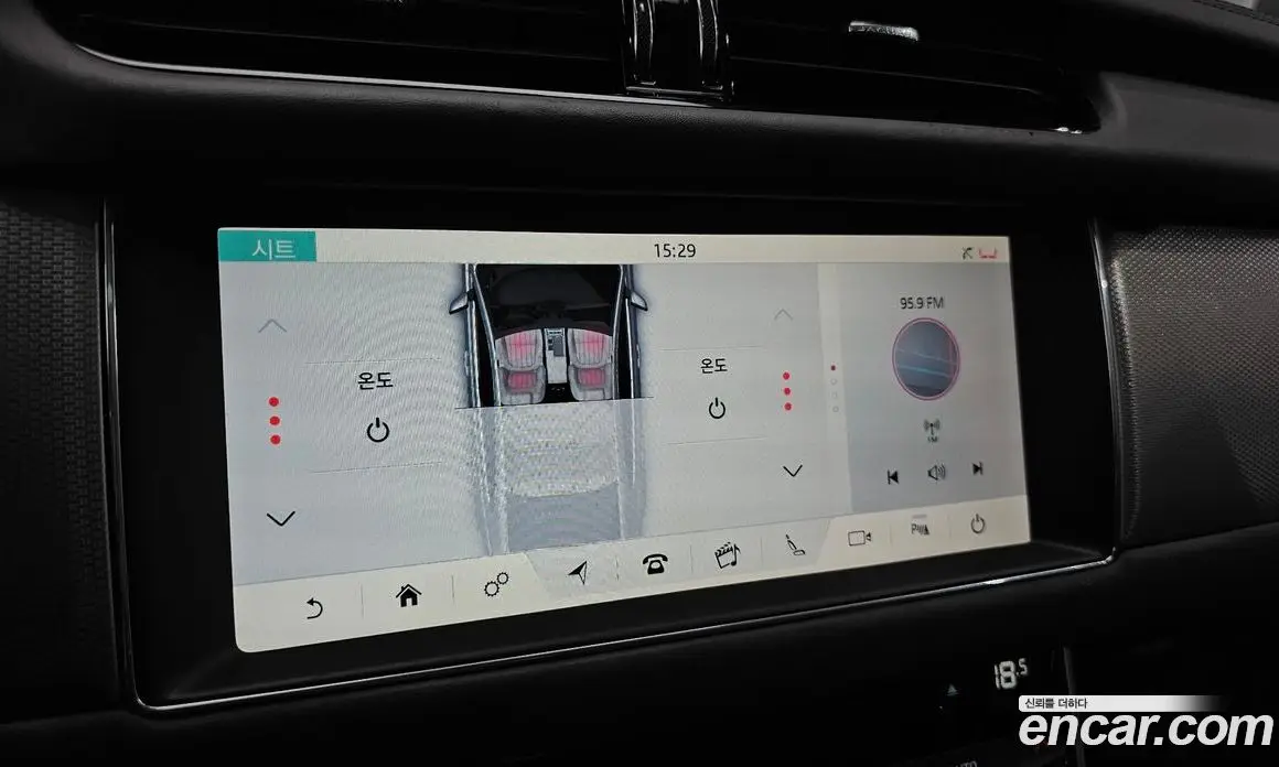 Jaguar XF 2018 2.0 автомат (гидро), фото 16