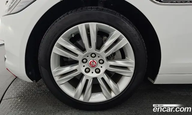 Jaguar XF 2018 2.0 автомат (гидро), миниатюра 5