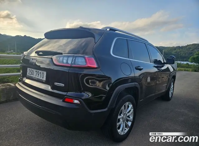 Jeep Cherokee 2018 2.4 автомат (гидро), миниатюра 3