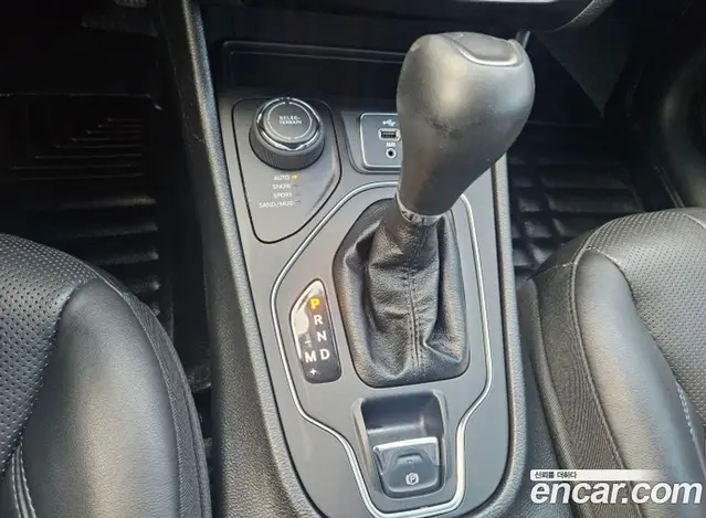 Jeep Cherokee 2018 2.4 автомат (гидро), миниатюра 10