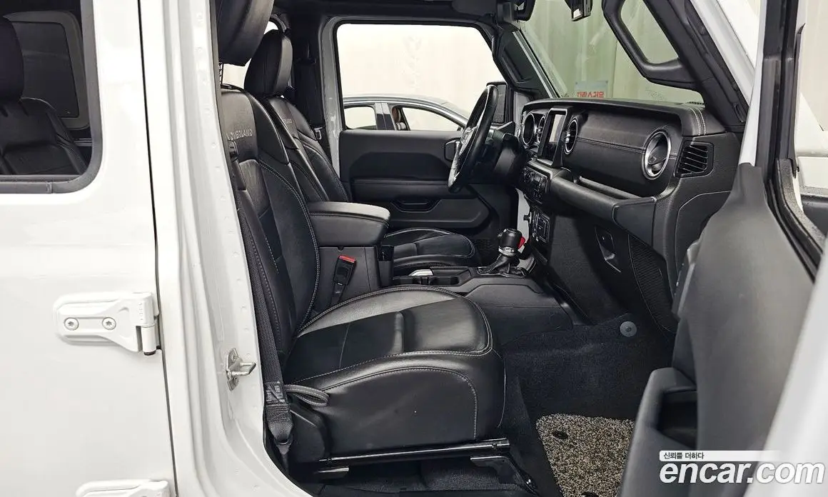 Jeep Wrangler 2021 2.0 автомат (гидро), фото 17