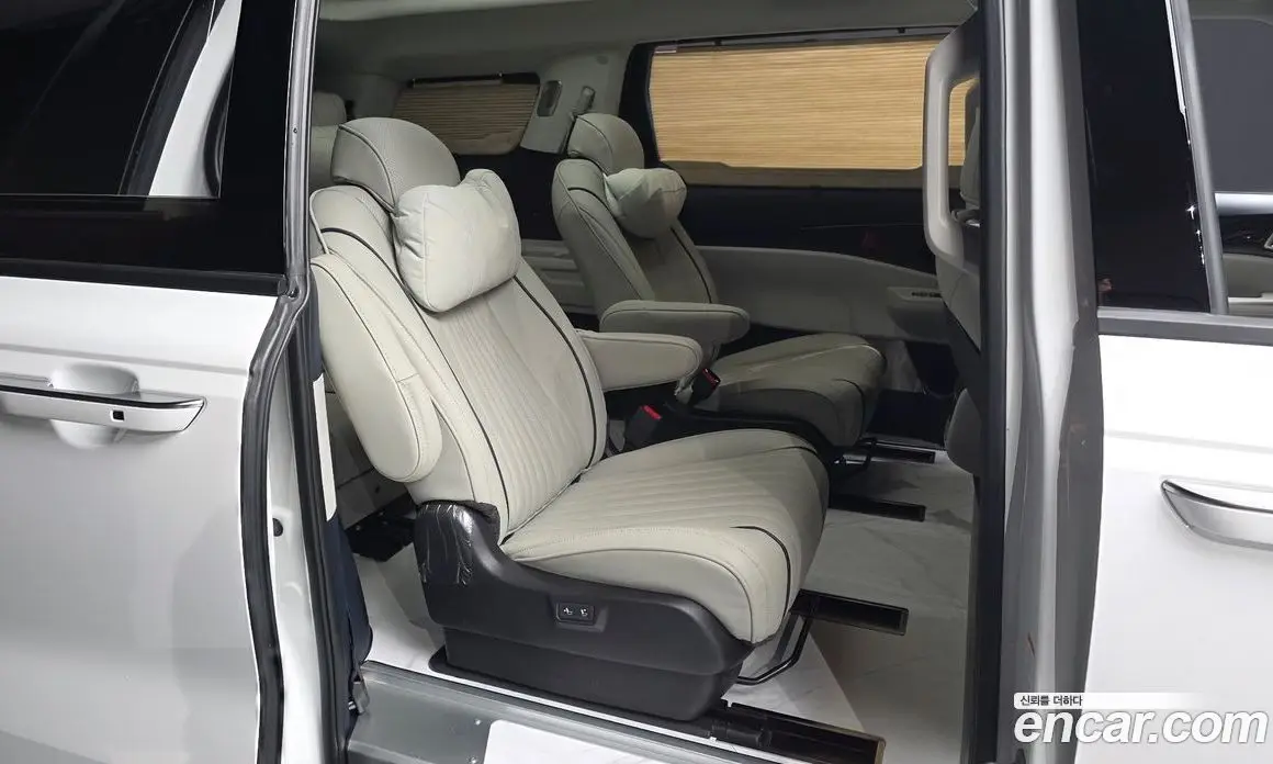 Kia Carnival 2025 1.6 автомат (гидро), фото 17