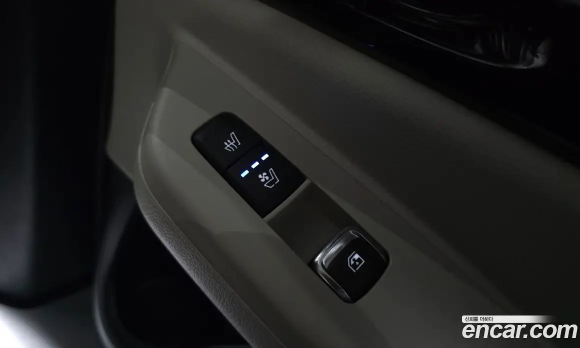 Kia Carnival 2025 1.6 автомат (гидро), фото 32