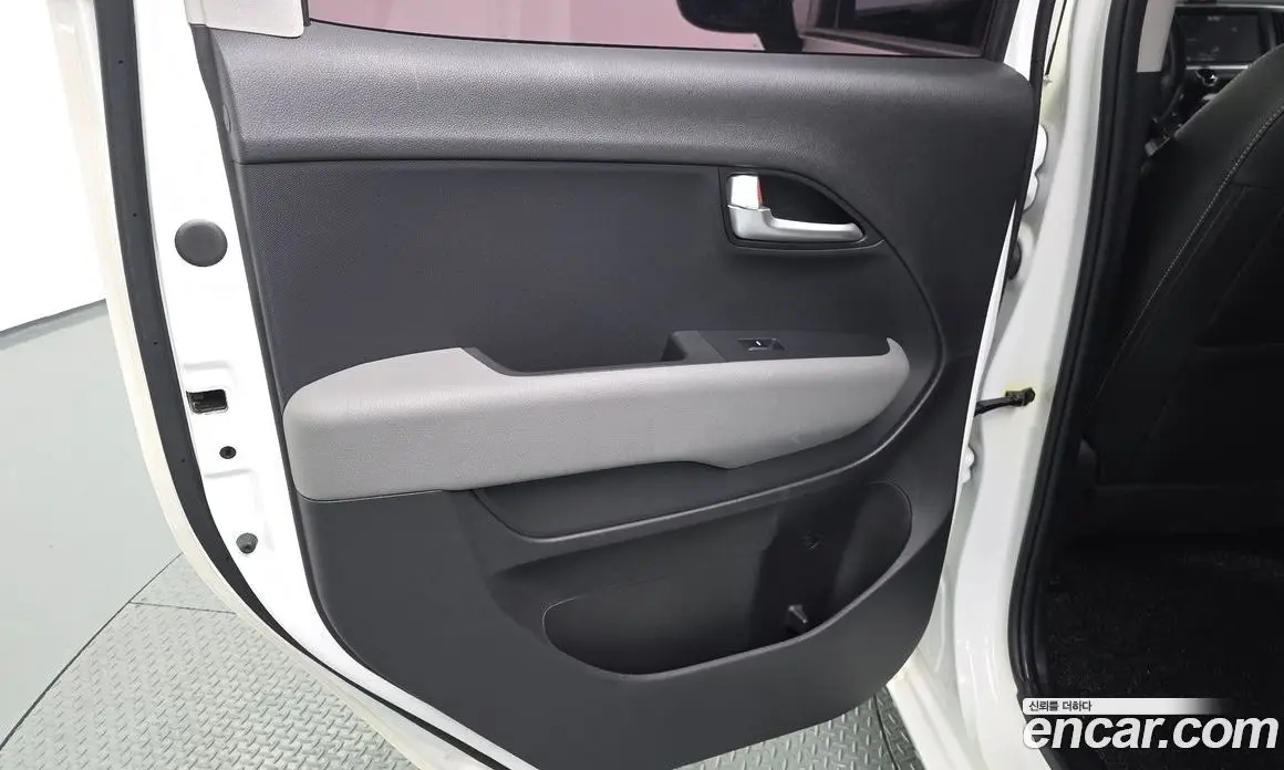 Kia Ray 2020 1.0 автомат (гидро), фото 15