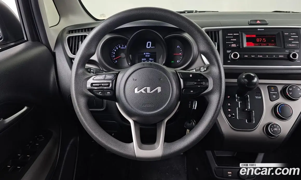 Kia Ray 2022 1.0 автомат (гидро), фото 19