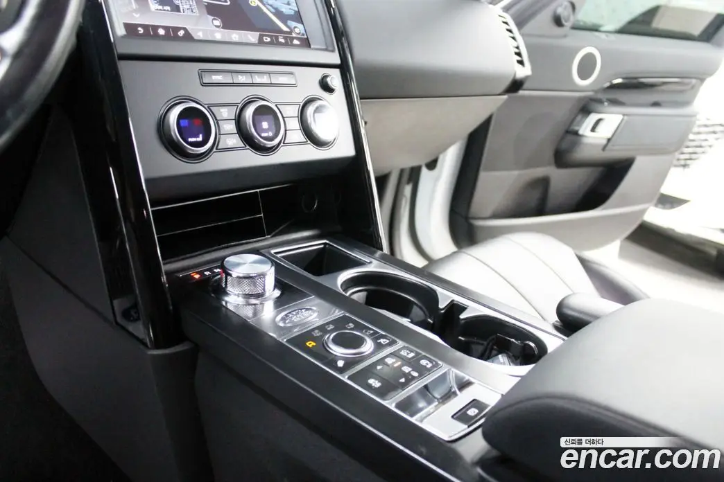 Land Rover Discovery 2018 2.0 автомат (гидро), фото 15