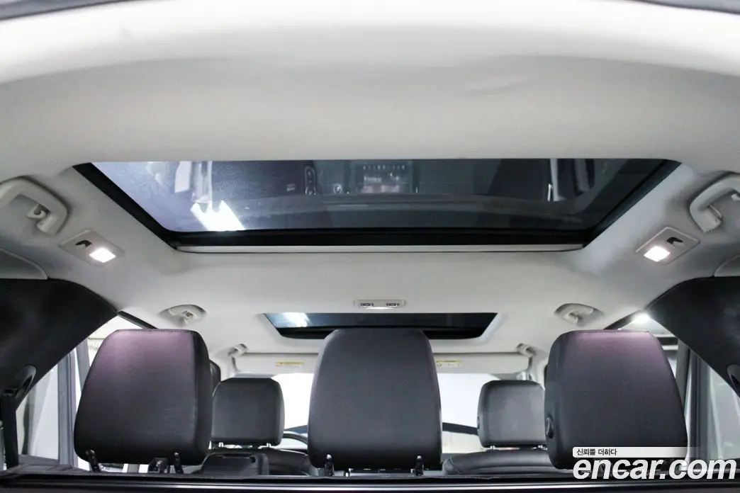 Land Rover Discovery 2018 2.0 автомат (гидро), фото 16
