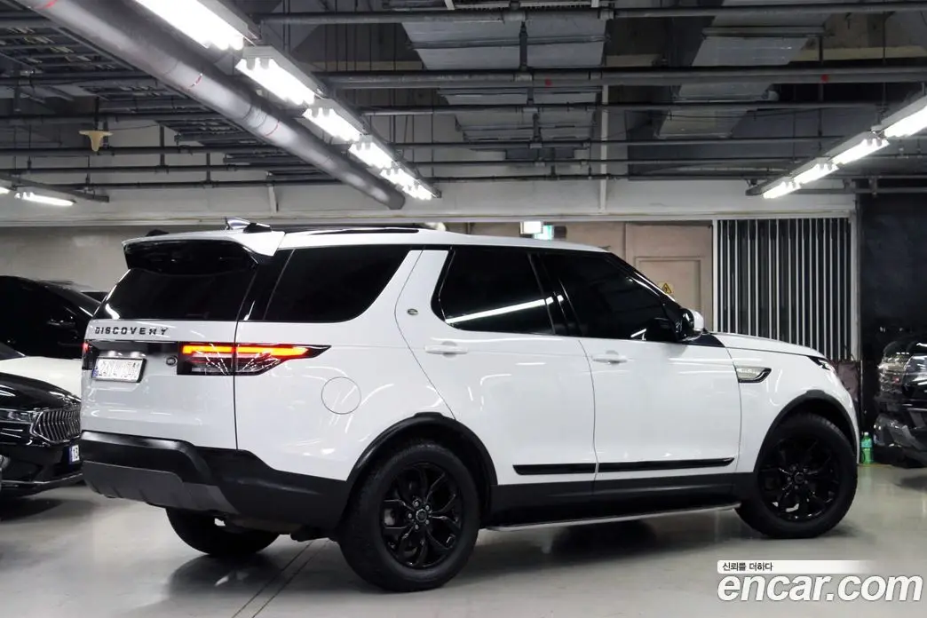 Land Rover Discovery 2018 2.0 автомат (гидро), фото 6