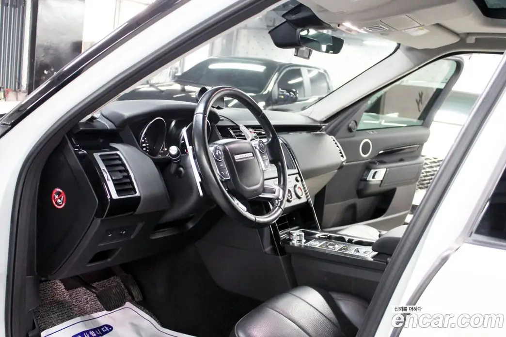 Land Rover Discovery 2018 2.0 автомат (гидро), фото 8