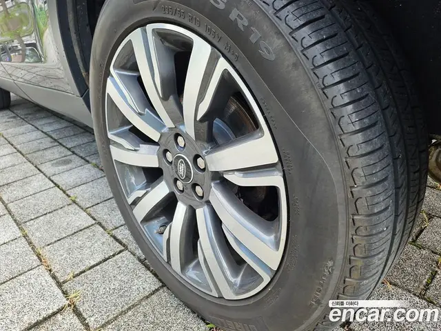 Land Rover Discovery Sport 2018 2.0 автомат (гидро), миниатюра 8