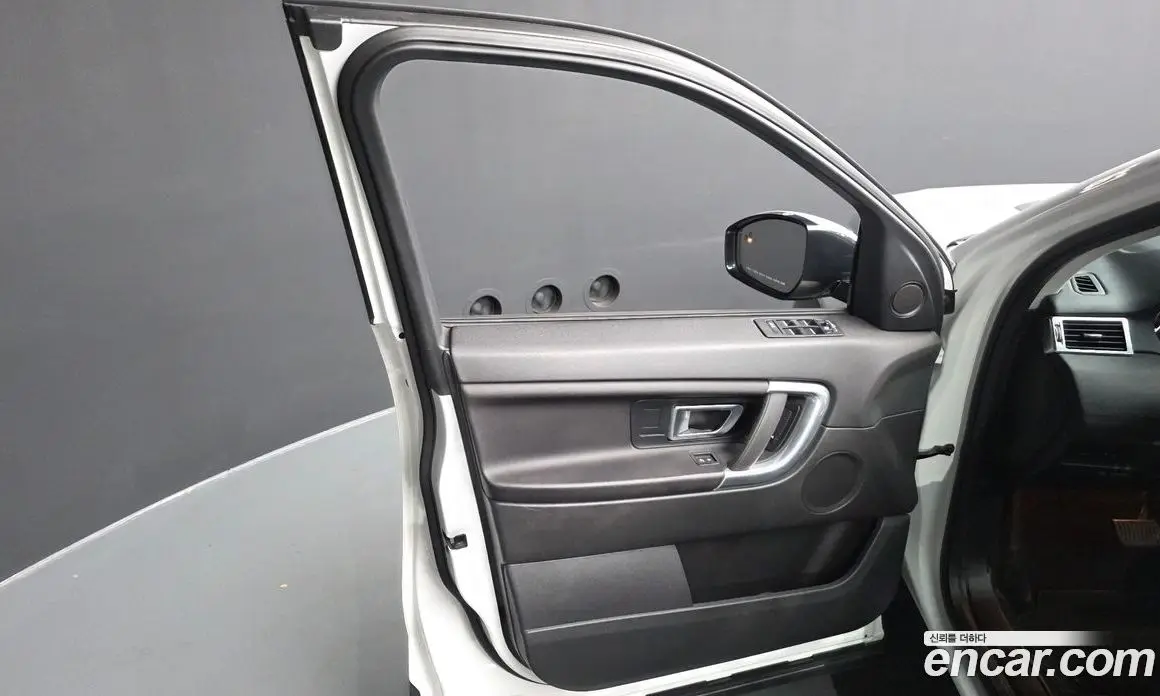 Land Rover Discovery Sport 2019 2.0 автомат (гидро), фото 13
