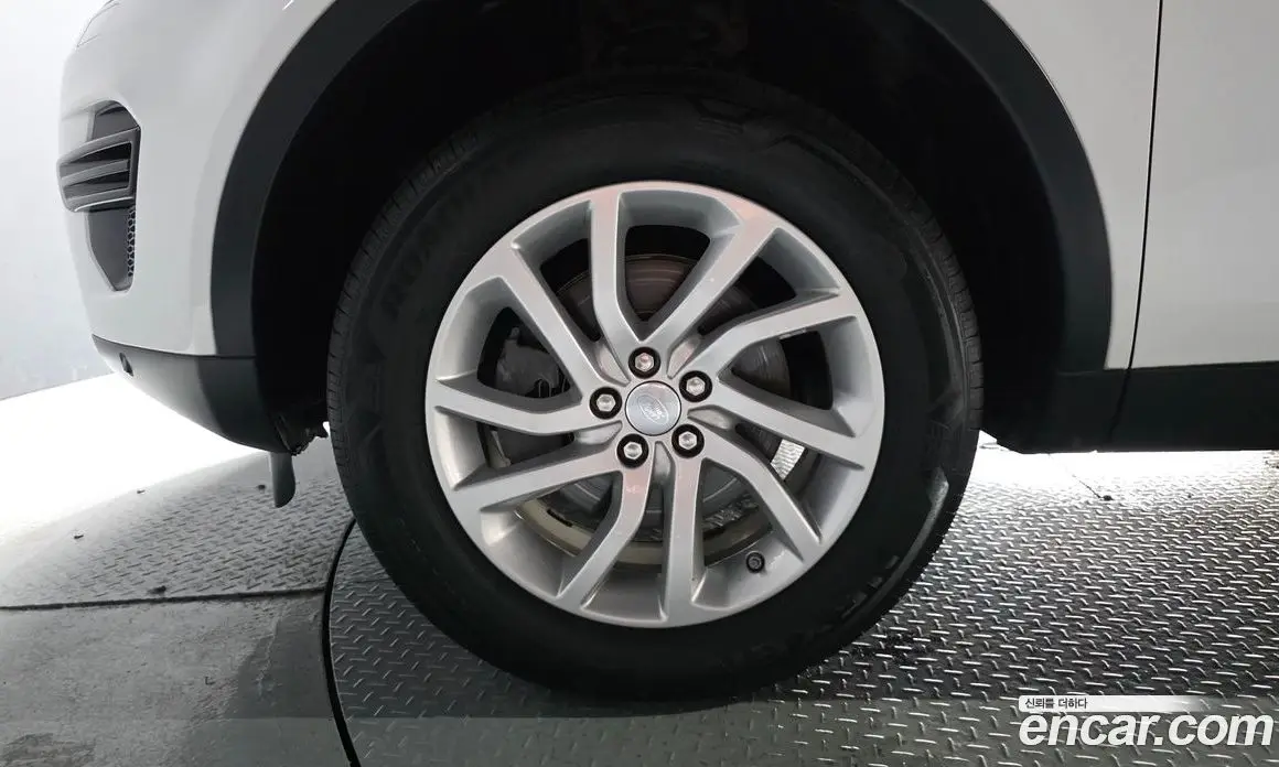 Land Rover Discovery Sport 2019 2.0 автомат (гидро), фото 4