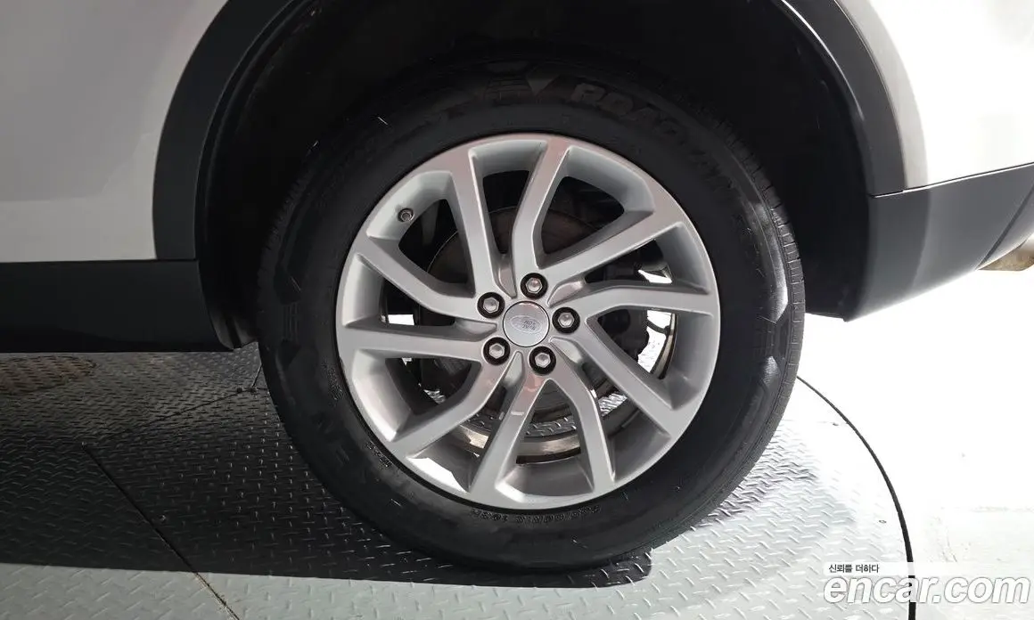 Land Rover Discovery Sport 2019 2.0 автомат (гидро), фото 6