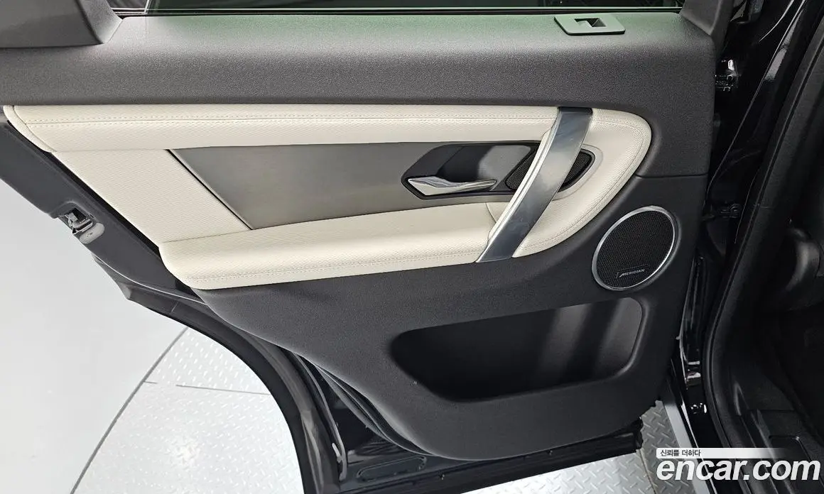 Land Rover Discovery Sport 2024 2.0 автомат (гидро), фото 15