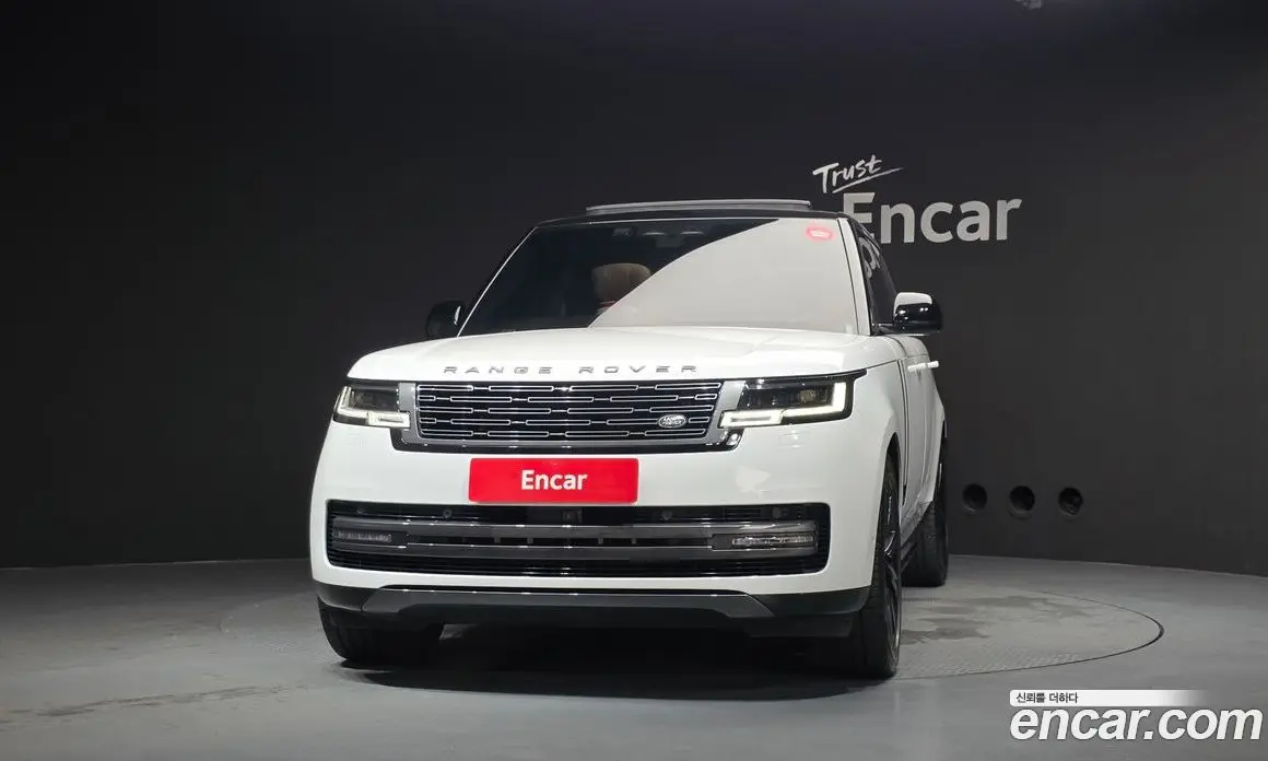 Land Rover Range Rover 2023 4.4 автомат (гидро), фото 3