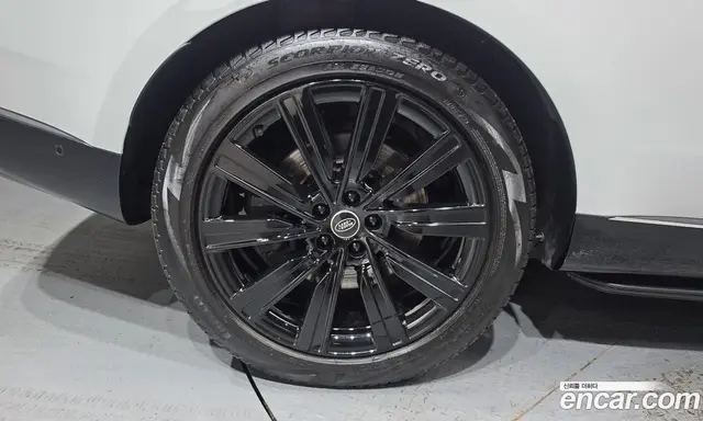 Land Rover Range Rover 2023 4.4 автомат (гидро), миниатюра 5