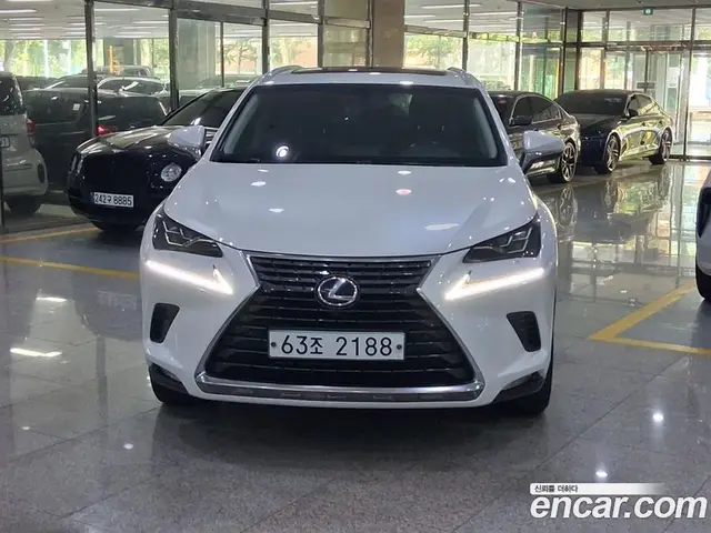 Lexus NX 2018 2.5 автомат (вариатор), миниатюра 2