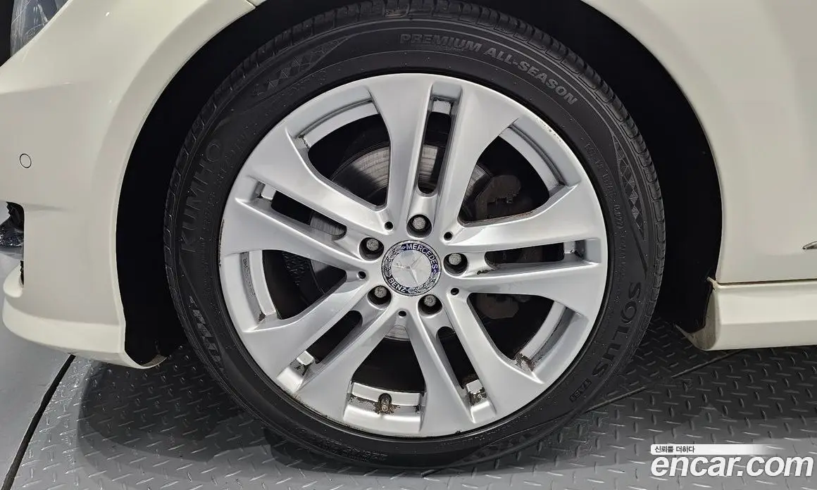 Mercedes-Benz C-Class 2011 1.8 автомат (гидро), фото 5