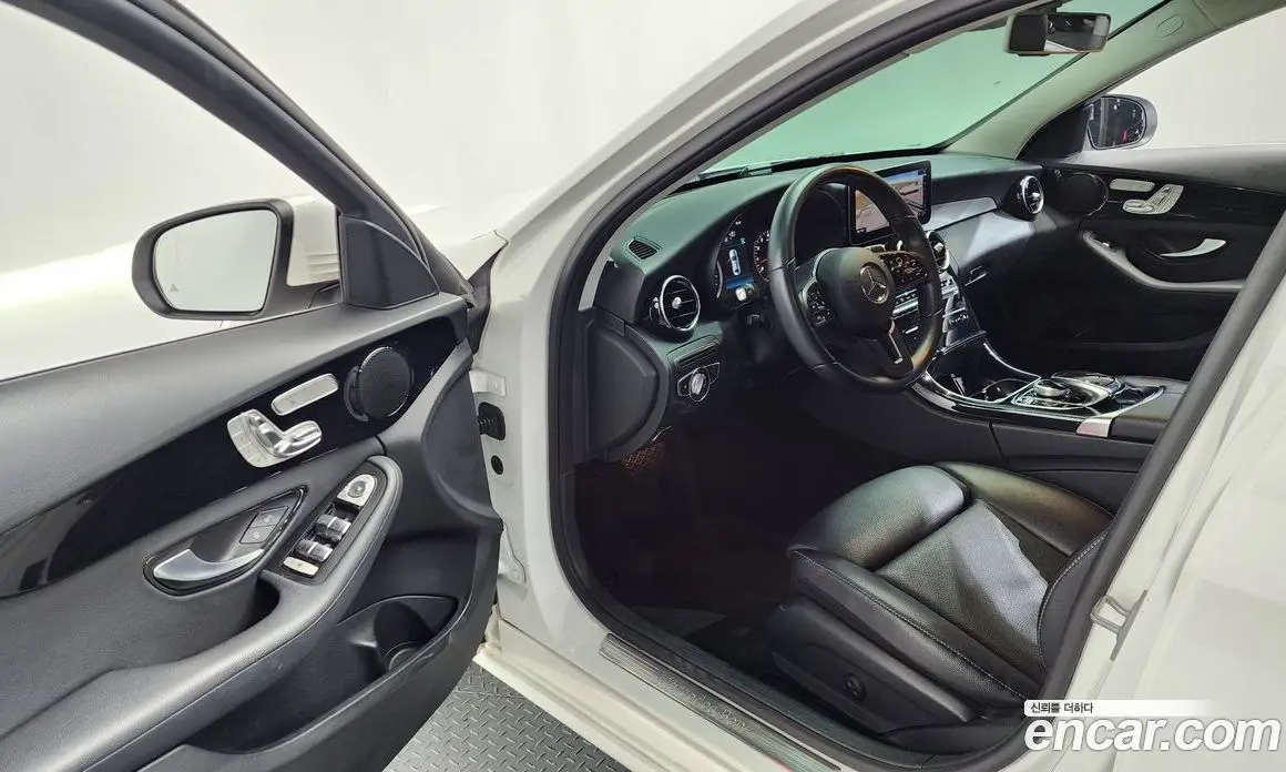 Mercedes-Benz C-Class 2019 2.0 автомат (гидро), фото 13
