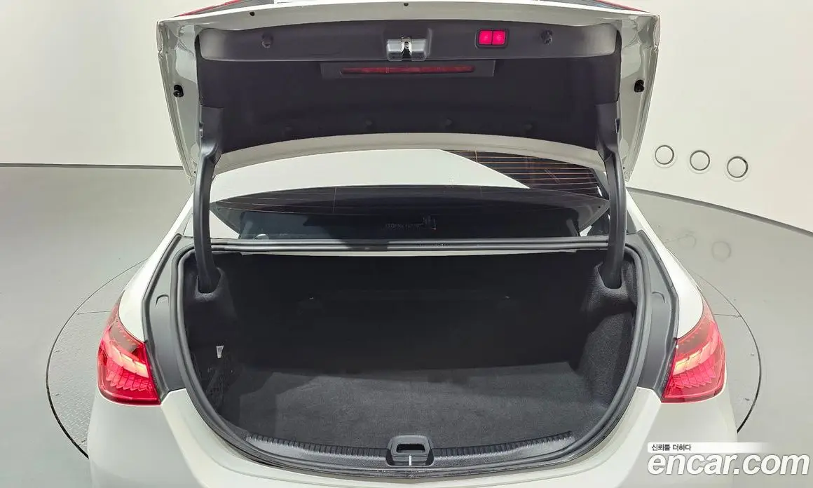 Mercedes-Benz C-Class 2022 2.0 автомат (гидро), фото 26