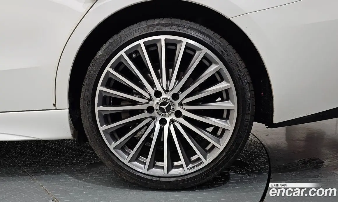 Mercedes-Benz C-Class 2022 2.0 автомат (гидро), фото 7