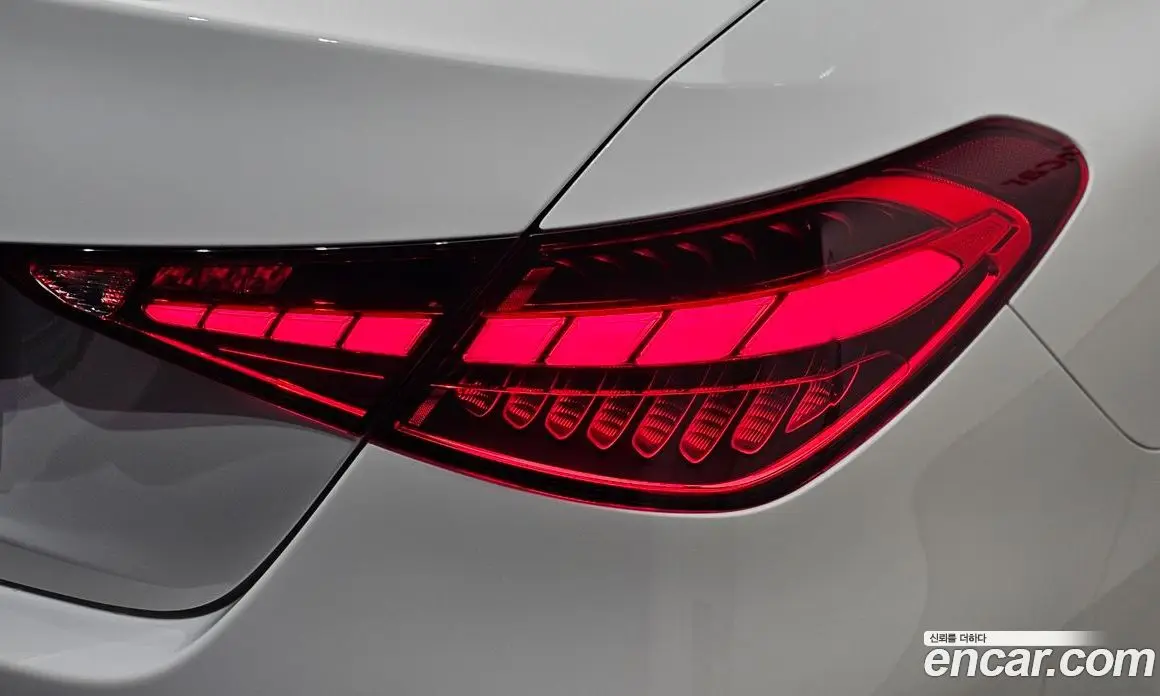 Mercedes-Benz C-Class 2022 2.0 автомат (гидро), фото 9