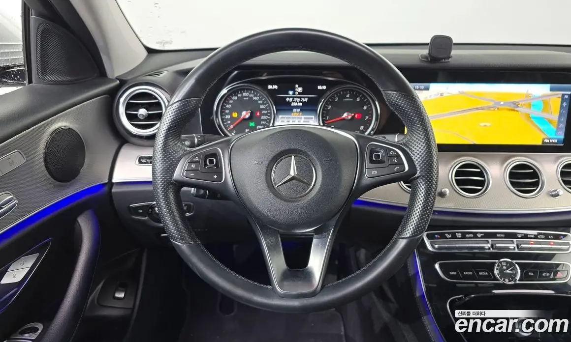 Mercedes-Benz E-Class 2016 2.0 автомат (гидро), фото 12