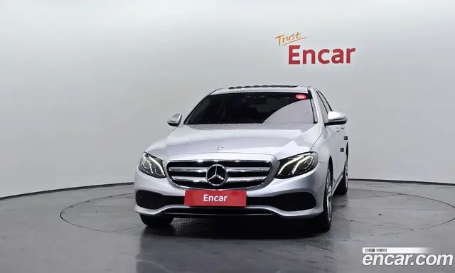Mercedes-Benz E-Class 2016 2.0 автомат (гидро), миниатюра 3