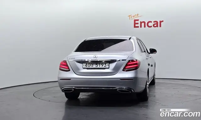 Mercedes-Benz E-Class 2016 2.0 автомат (гидро), миниатюра 4