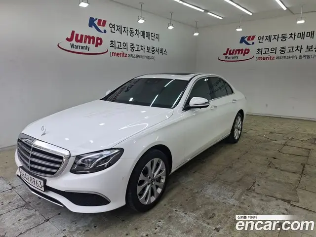 Mercedes-Benz E-Class 2018 2.0 автомат (гидро), миниатюра 1