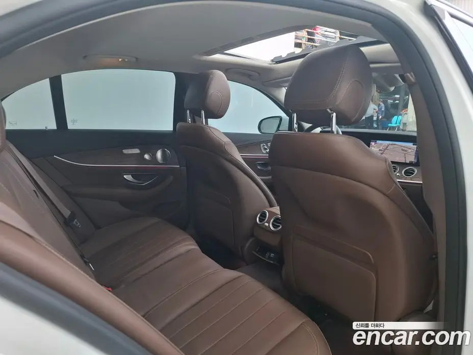 Mercedes-Benz E-Class 2018 2.0 автомат (гидро), фото 18